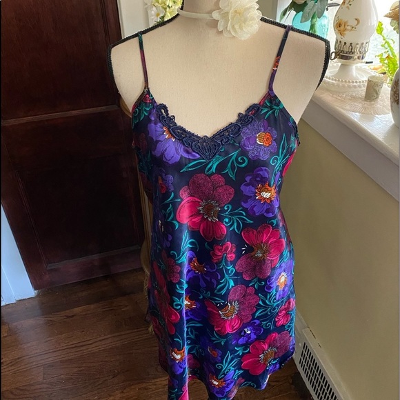 California Miss Other - California Miss VTG Floral Chemise M/L